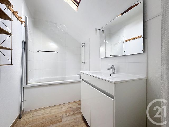 Appartement F3 à louer - 3 pièces - 70.69 m2 - DAMMARIE LES LYS - 77 - ILE-DE-FRANCE - Century 21 Domaine Du Parc