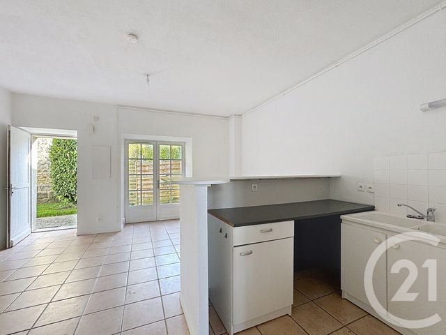 Appartement F2 à louer - 2 pièces - 40.67 m2 - BOISSISE LE ROI - 77 - ILE-DE-FRANCE - Century 21 Domaine Du Parc