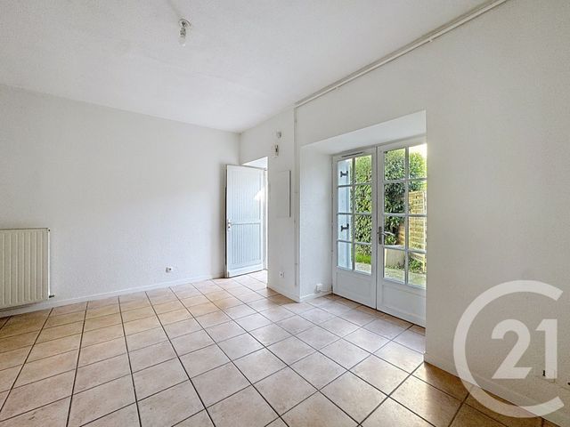Appartement F2 à louer - 2 pièces - 40.67 m2 - BOISSISE LE ROI - 77 - ILE-DE-FRANCE - Century 21 Domaine Du Parc