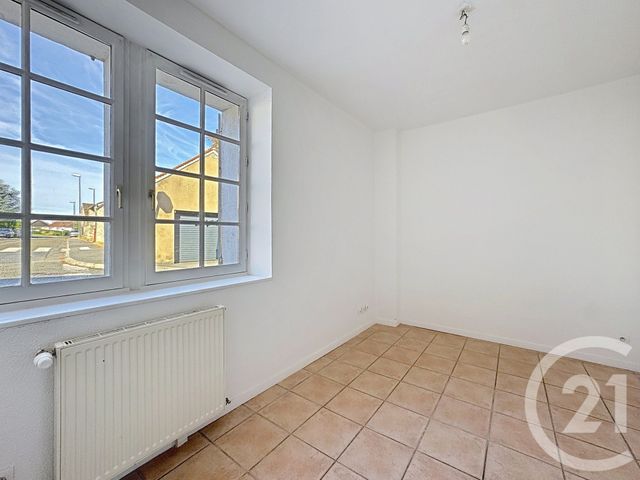 Appartement F2 à louer - 2 pièces - 40.67 m2 - BOISSISE LE ROI - 77 - ILE-DE-FRANCE - Century 21 Domaine Du Parc