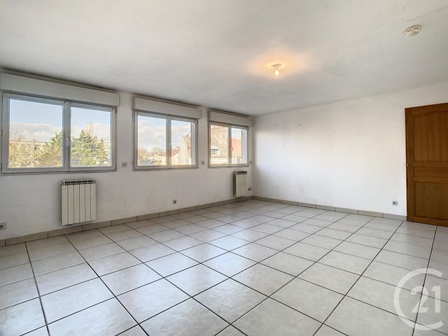 Appartement F2 à louer - 2 pièces - 40.02 m2 - PRINGY - 77 - ILE-DE-FRANCE - Century 21 Domaine Du Parc