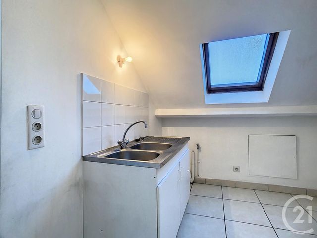 Appartement F2 à louer - 2 pièces - 40.02 m2 - PRINGY - 77 - ILE-DE-FRANCE - Century 21 Domaine Du Parc