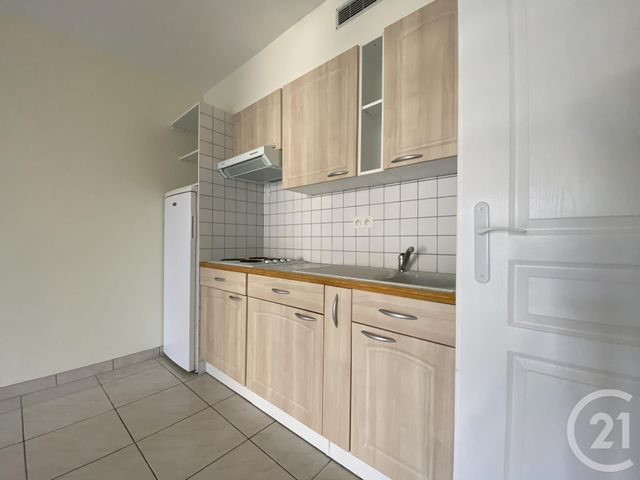 Appartement Duplex à louer - 2 pièces - 27.75 m2 - PRINGY - 77 - ILE-DE-FRANCE - Century 21 Domaine Du Parc