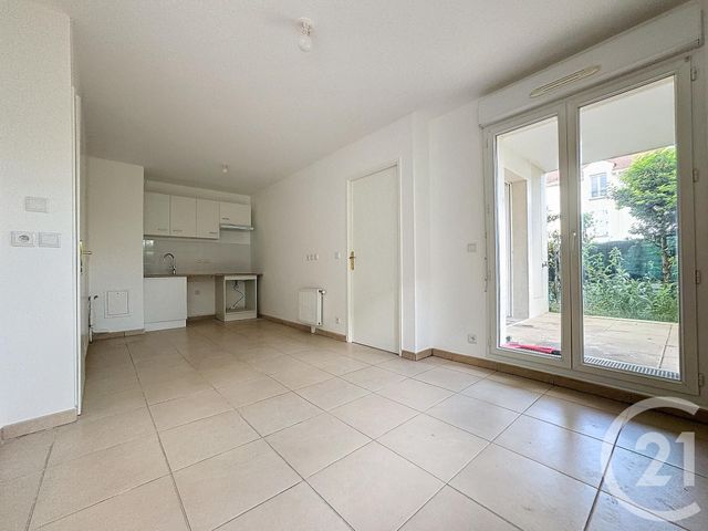 Appartement F2 bis à louer - 3 pièces - 47.38 m2 - ST FARGEAU PONTHIERRY - 77 - ILE-DE-FRANCE - Century 21 Domaine Du Parc