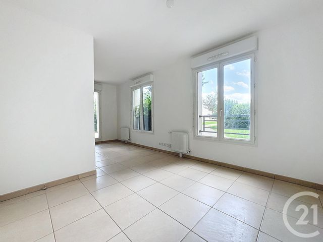 Appartement F2 bis à louer - 3 pièces - 47.38 m2 - ST FARGEAU PONTHIERRY - 77 - ILE-DE-FRANCE - Century 21 Domaine Du Parc