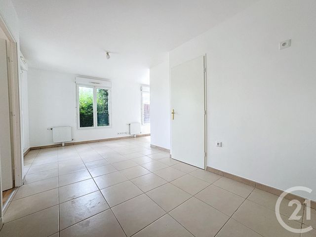 Appartement F2 bis à louer - 3 pièces - 47.38 m2 - ST FARGEAU PONTHIERRY - 77 - ILE-DE-FRANCE - Century 21 Domaine Du Parc