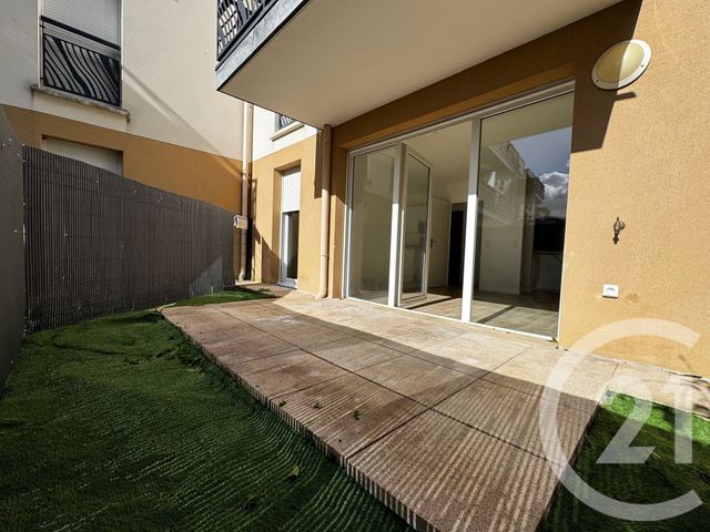 Appartement F2 à vendre - 2 pièces - 42.85 m2 - ST FARGEAU PONTHIERRY - 77 - ILE-DE-FRANCE - Century 21 Domaine Du Parc