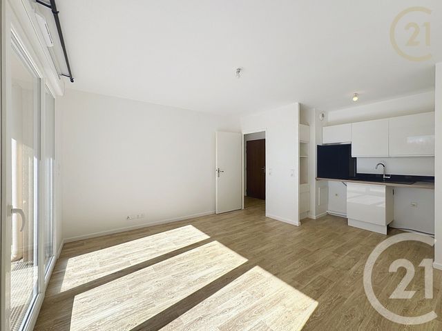 Appartement F2 à vendre - 2 pièces - 42.85 m2 - ST FARGEAU PONTHIERRY - 77 - ILE-DE-FRANCE - Century 21 Domaine Du Parc