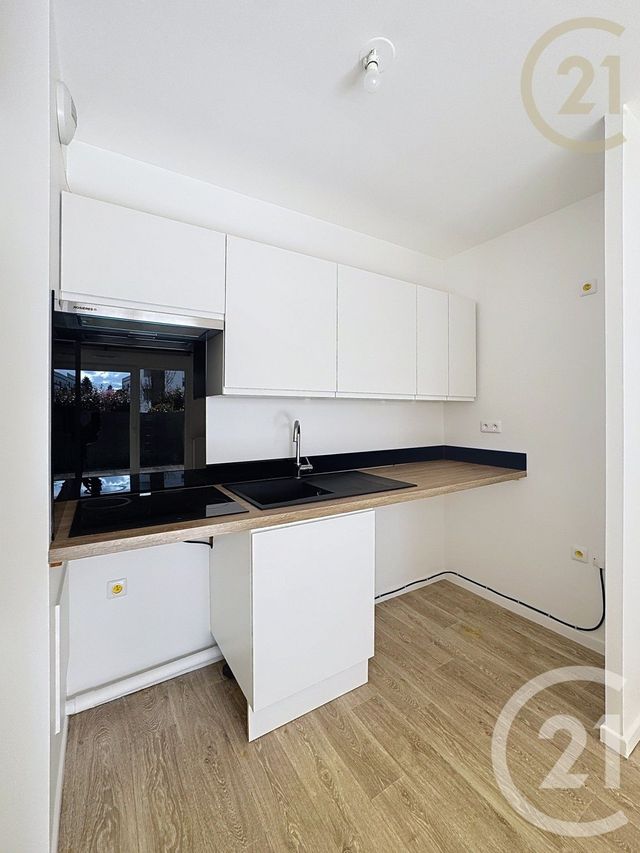 Appartement F2 à vendre - 2 pièces - 42.85 m2 - ST FARGEAU PONTHIERRY - 77 - ILE-DE-FRANCE - Century 21 Domaine Du Parc