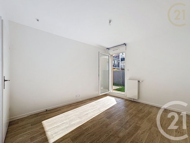 Appartement F2 à vendre - 2 pièces - 42.85 m2 - ST FARGEAU PONTHIERRY - 77 - ILE-DE-FRANCE - Century 21 Domaine Du Parc