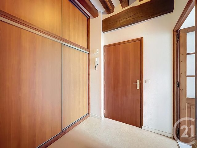 Appartement F2 à louer - 2 pièces - 58.5 m2 - CRISENOY - 77 - ILE-DE-FRANCE - Century 21 Domaine Du Parc