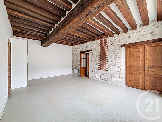 Appartement F2 à louer - 2 pièces - 58.5 m2 - CRISENOY - 77 - ILE-DE-FRANCE - Century 21 Domaine Du Parc