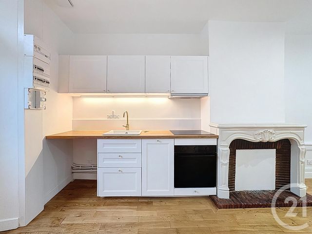 Appartement Studio à louer - 1 pièce - 26.23 m2 - MELUN - 77 - ILE-DE-FRANCE - Century 21 Domaine Du Parc