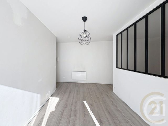 Appartement F1 à louer - 1 pièce - 33.76 m2 - AVON - 77 - ILE-DE-FRANCE - Century 21 Domaine Du Parc