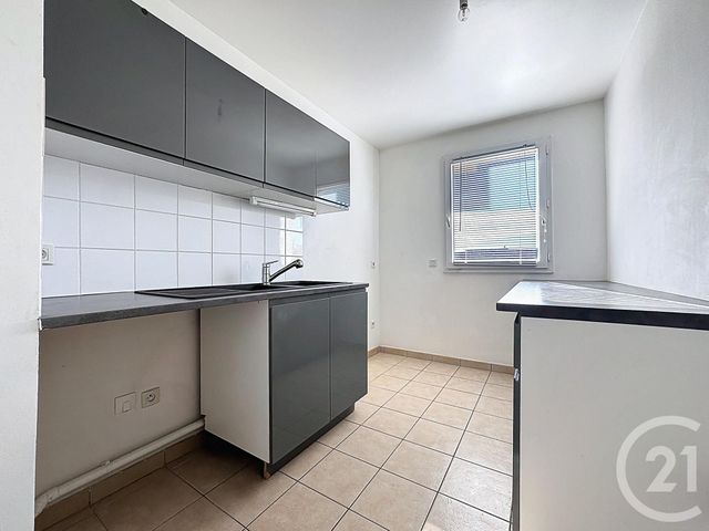 Appartement F3 à louer - 3 pièces - 56.01 m2 - LE COUDRAY MONTCEAUX - 91 - ILE-DE-FRANCE - Century 21 Domaine Du Parc