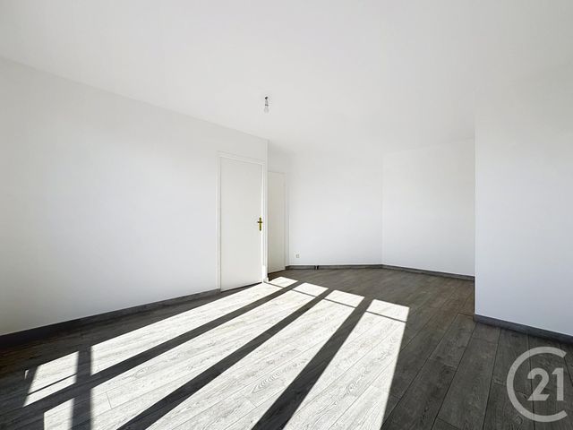 Appartement F3 à louer - 3 pièces - 56.01 m2 - LE COUDRAY MONTCEAUX - 91 - ILE-DE-FRANCE - Century 21 Domaine Du Parc