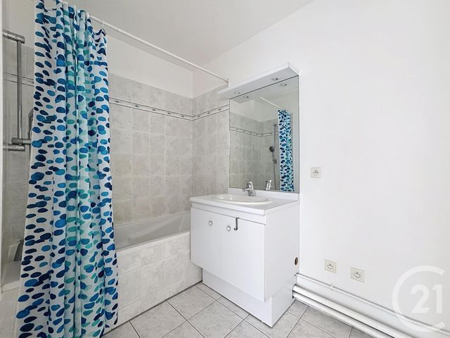 Appartement F3 à louer - 3 pièces - 56.01 m2 - LE COUDRAY MONTCEAUX - 91 - ILE-DE-FRANCE - Century 21 Domaine Du Parc