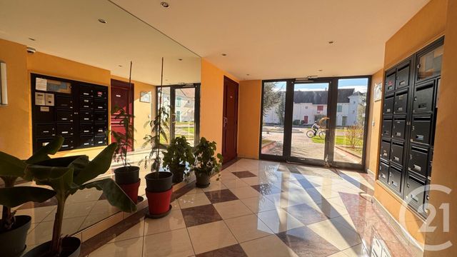 Appartement F3 à louer - 3 pièces - 56.01 m2 - LE COUDRAY MONTCEAUX - 91 - ILE-DE-FRANCE - Century 21 Domaine Du Parc