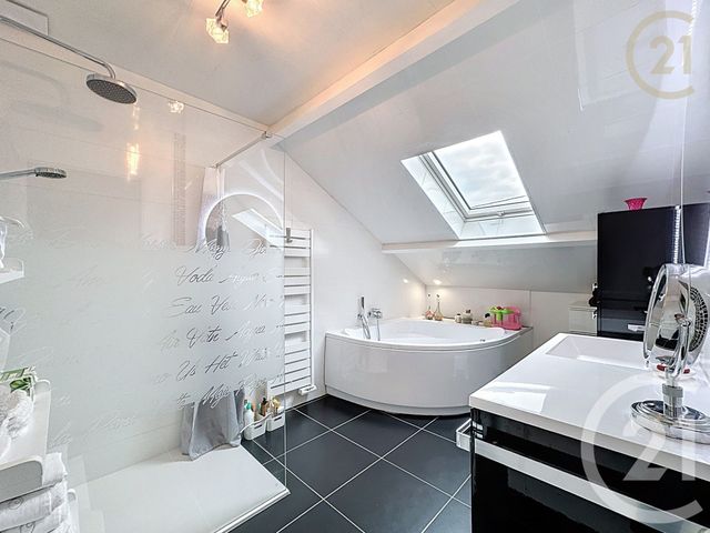 maison à vendre - 7 pièces - 151.0 m2 - PRINGY - 77 - ILE-DE-FRANCE - Century 21 Domaine Du Parc