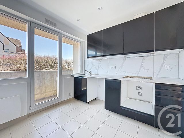 Appartement F4 à louer - 4 pièces - 79.61 m2 - ST FARGEAU PONTHIERRY - 77 - ILE-DE-FRANCE - Century 21 Domaine Du Parc