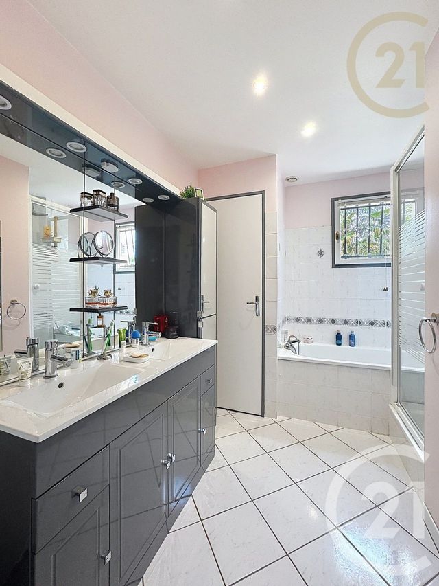 maison à vendre - 7 pièces - 130.0 m2 - BOISSISE LE ROI - 77 - ILE-DE-FRANCE - Century 21 Domaine Du Parc