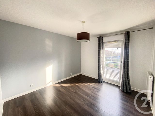 Appartement F2 à louer - 2 pièces - 43.35 m2 - ST PIERRE DU PERRAY - 91 - ILE-DE-FRANCE - Century 21 Domaine Du Parc