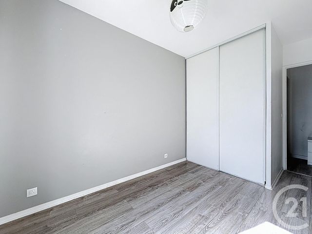 Appartement F3 à louer - 3 pièces - 62.04 m2 - CORBEIL ESSONNES - 91 - ILE-DE-FRANCE - Century 21 Domaine Du Parc