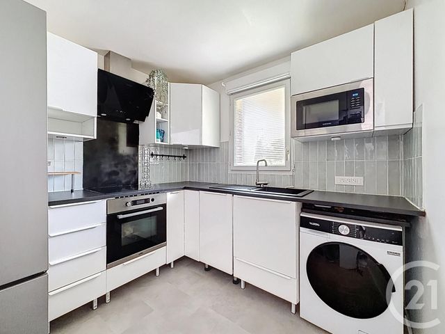 Appartement F3 à louer - 3 pièces - 62.04 m2 - CORBEIL ESSONNES - 91 - ILE-DE-FRANCE - Century 21 Domaine Du Parc