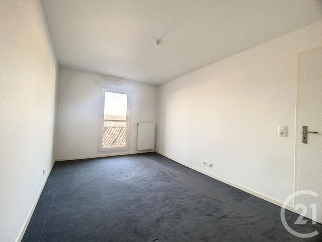 Appartement F2 à vendre - 2 pièces - 44.65 m2 - ST FARGEAU PONTHIERRY - 77 - ILE-DE-FRANCE - Century 21 Domaine Du Parc