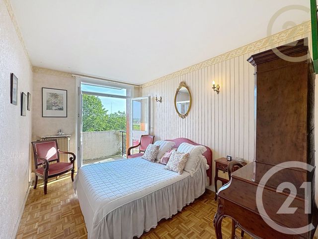 Appartement F5 à vendre - 5 pièces - 105.24 m2 - ST FARGEAU PONTHIERRY - 77 - ILE-DE-FRANCE - Century 21 Domaine Du Parc