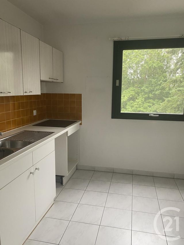 Appartement F4 à louer - 4 pièces - 82.94 m2 - LE COUDRAY MONTCEAUX - 91 - ILE-DE-FRANCE - Century 21 Domaine Du Parc