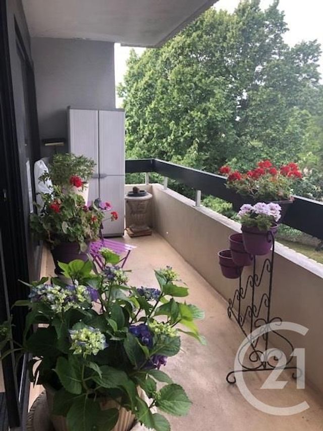 Appartement F4 à louer - 4 pièces - 82.94 m2 - LE COUDRAY MONTCEAUX - 91 - ILE-DE-FRANCE - Century 21 Domaine Du Parc