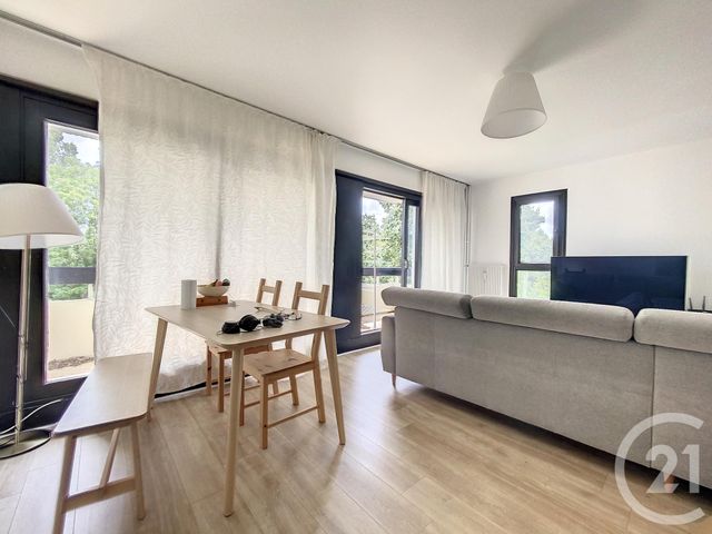 Appartement F4 à louer - 4 pièces - 82.94 m2 - LE COUDRAY MONTCEAUX - 91 - ILE-DE-FRANCE - Century 21 Domaine Du Parc