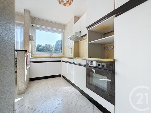 Appartement F5 à louer - 5 pièces - 99.24 m2 - VAUX LE PENIL - 77 - ILE-DE-FRANCE - Century 21 Domaine Du Parc