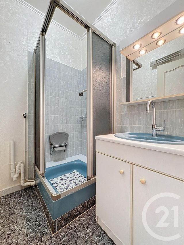 Appartement F5 à louer - 5 pièces - 99.24 m2 - VAUX LE PENIL - 77 - ILE-DE-FRANCE - Century 21 Domaine Du Parc