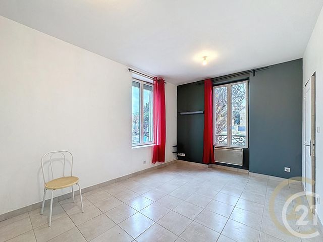 Appartement F2 à louer - 2 pièces - 30.46 m2 - PRINGY - 77 - ILE-DE-FRANCE - Century 21 Domaine Du Parc