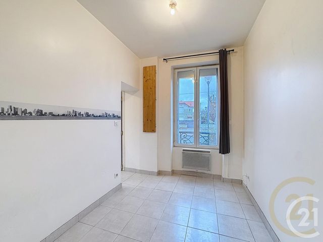 Appartement F2 à louer - 2 pièces - 30.46 m2 - PRINGY - 77 - ILE-DE-FRANCE - Century 21 Domaine Du Parc