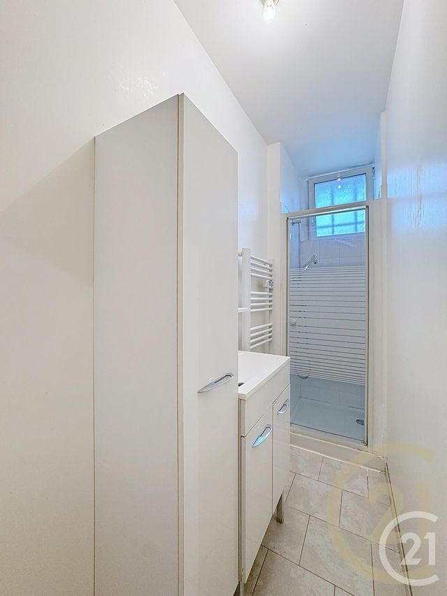 Appartement F2 à louer - 2 pièces - 30.46 m2 - PRINGY - 77 - ILE-DE-FRANCE - Century 21 Domaine Du Parc