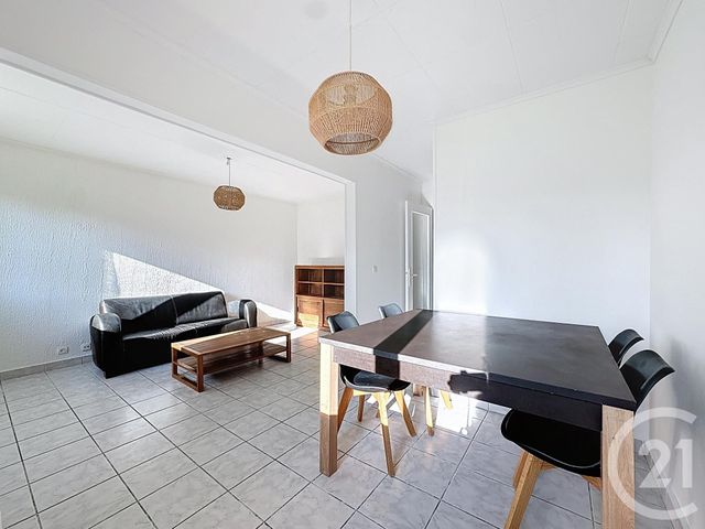 Appartement F2 à louer - 2 pièces - 47.3 m2 - ST FARGEAU PONTHIERRY - 77 - ILE-DE-FRANCE - Century 21 Domaine Du Parc
