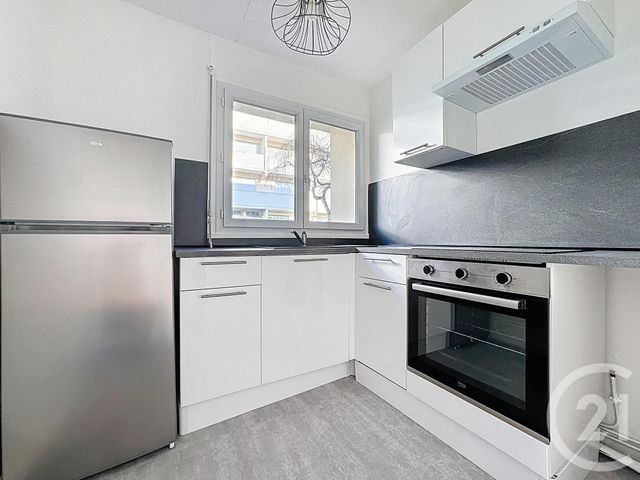 Appartement F2 à louer - 2 pièces - 47.3 m2 - ST FARGEAU PONTHIERRY - 77 - ILE-DE-FRANCE - Century 21 Domaine Du Parc