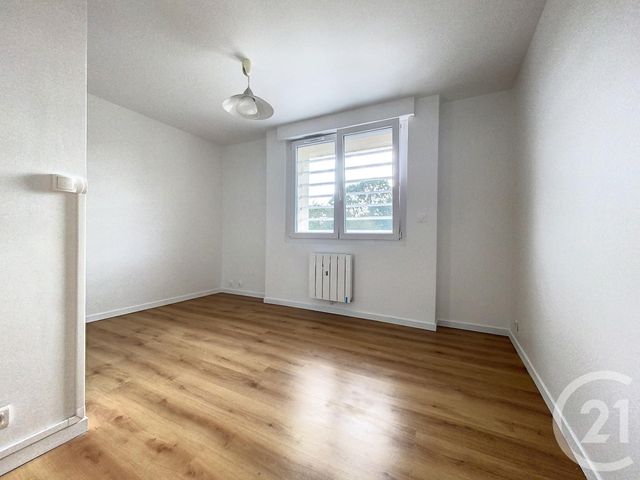 Appartement F1 à louer - 1 pièce - 21.95 m2 - ST FARGEAU PONTHIERRY - 77 - ILE-DE-FRANCE - Century 21 Domaine Du Parc