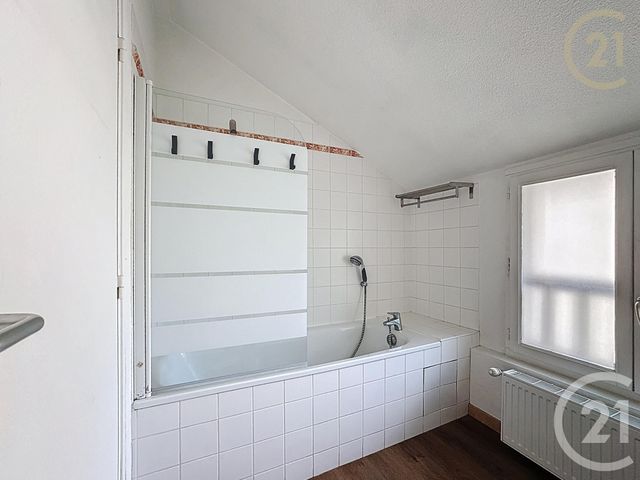 Appartement F4 à louer - 4 pièces - 92.05 m2 - BOISSISE LE ROI - 77 - ILE-DE-FRANCE - Century 21 Domaine Du Parc