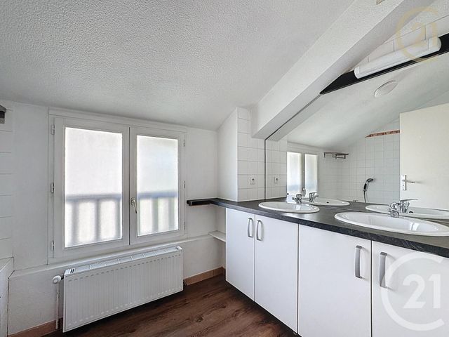 Appartement F4 à louer - 4 pièces - 92.05 m2 - BOISSISE LE ROI - 77 - ILE-DE-FRANCE - Century 21 Domaine Du Parc