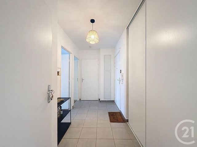 Appartement F3 à louer - 3 pièces - 69.95 m2 - ST FARGEAU PONTHIERRY - 77 - ILE-DE-FRANCE - Century 21 Domaine Du Parc
