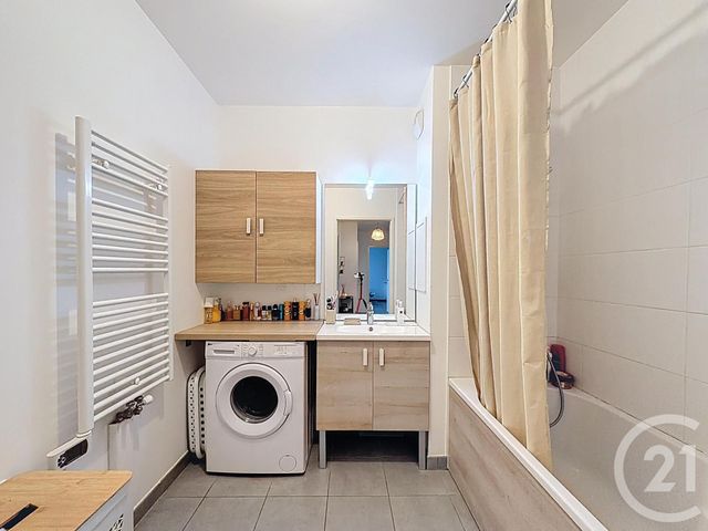Appartement F3 à louer - 3 pièces - 69.95 m2 - ST FARGEAU PONTHIERRY - 77 - ILE-DE-FRANCE - Century 21 Domaine Du Parc