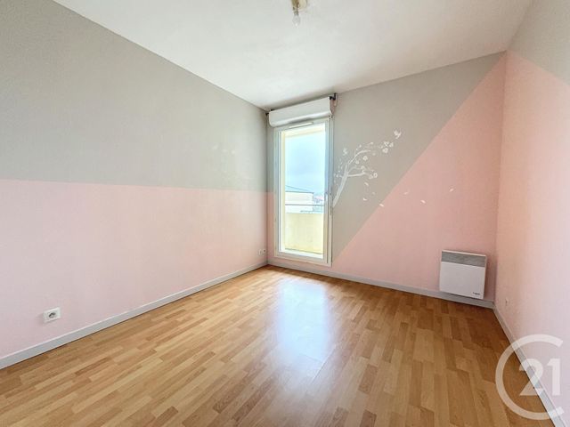 Appartement F3 à louer - 3 pièces - 68.78 m2 - ST FARGEAU PONTHIERRY - 77 - ILE-DE-FRANCE - Century 21 Domaine Du Parc