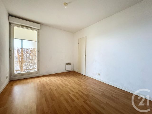 Appartement F3 à louer - 3 pièces - 68.78 m2 - ST FARGEAU PONTHIERRY - 77 - ILE-DE-FRANCE - Century 21 Domaine Du Parc