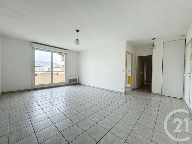 Appartement F3 à louer - 3 pièces - 68.78 m2 - ST FARGEAU PONTHIERRY - 77 - ILE-DE-FRANCE - Century 21 Domaine Du Parc