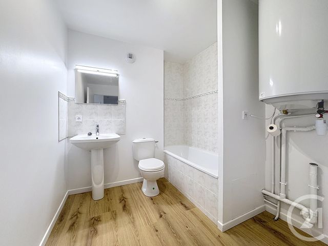 Appartement F2 à louer - 2 pièces - 38.04 m2 - PRINGY - 77 - ILE-DE-FRANCE - Century 21 Domaine Du Parc