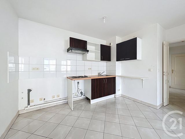 Appartement F3 à louer - 3 pièces - 58.19 m2 - ST FARGEAU PONTHIERRY - 77 - ILE-DE-FRANCE - Century 21 Domaine Du Parc